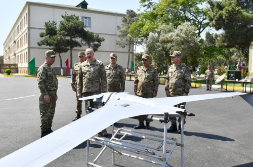 Azərbaycan Ordusunun arsenalındakı zərbə dronları və PUA-lar Ali Baş Komandana nümayiş etdirilib