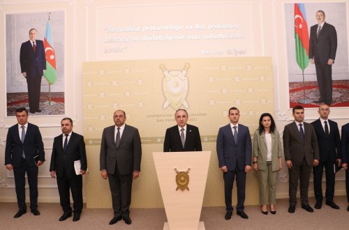 “Dövlət qulluqçularının peşə bayramı” münasibətilə Baş Prokurorluqda tədbir keçirilib