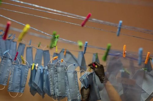 İspaniyada xəstəxana və apteklərdə maska ​​taxmaq məcburiyyəti başa çatır