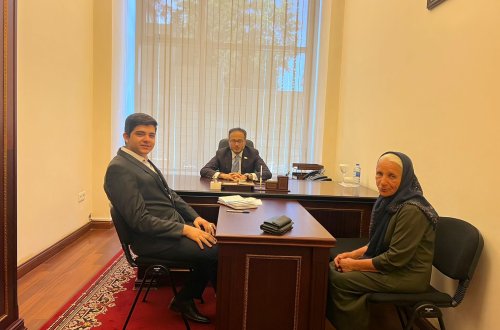 Deputat Ramil Həsən Milli Məclisdə vətəndaşları qəbul edib