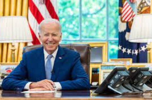 Bayden Mitsotakisi yenidən Yunanıstanın baş naziri seçilməsi münasibətilə təbrik edib