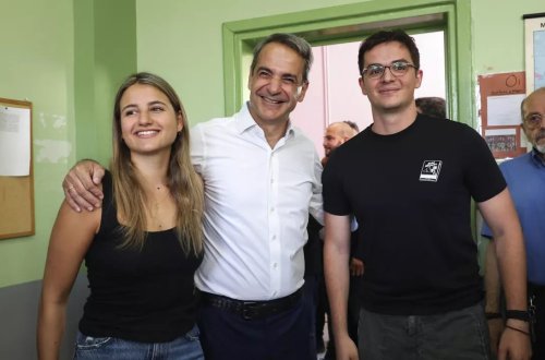 Yunanıstanda Mitsotakis qələbə qazandı