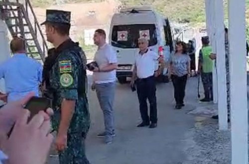 Qarabağın erməni sakinlərinin “Laçın” sərhəd-buraxılış məntəqəsindən sərbəst keçidinə imkan yaradılıb - VİDEO