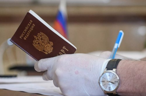 Latviya ruslar üçün bütün vizaları dayandırdı