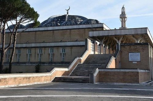 İtaliyadakı müsəlmanlarla bağlı reaksiyalara səbəb olan qərar verilib