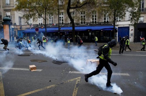 Fransada etirazlar zamanı 650 nəfər saxlanılıb