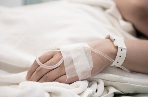 Gəncədə 34 yaşlı qadın özünə xəsarət yetirdi