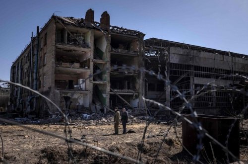 Rusiya ordusu Xersonu atəşə tutub, 2 nəfər ölüb