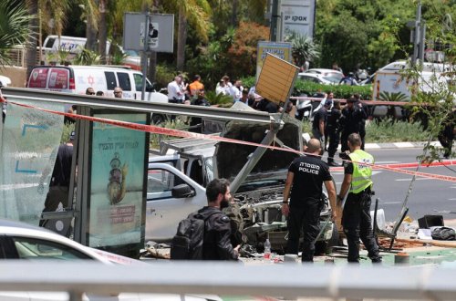 Təl-Əvivdə terrorçu 7 nəfərə xəsarət yetirib