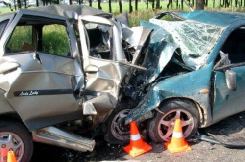 Tacikistanda iki avtomobil toqquşub, 11 nəfər ölüb, 4 nəfər yaralanıb