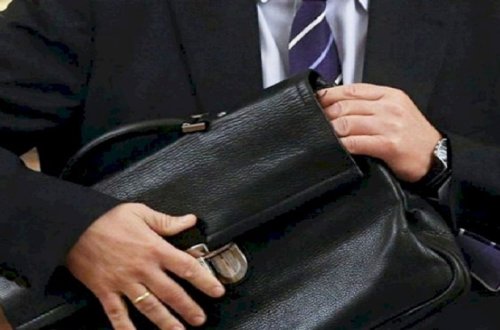 Rüşvətə görə həbs olunan direktordan xəbər var