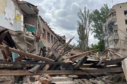 Rusiya Ukraynada yaşayış məntəqəsini bombalayıb, 4 dinc sakin ölüb, 11-i yaralanıb