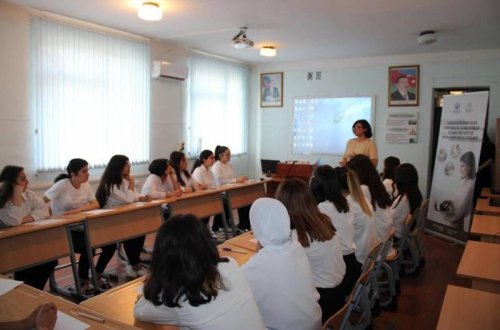 Qadınların karyera imkanlarının inkişaf etdirilməsi ilə bağlı layihə keçirildi - FOTOLAR