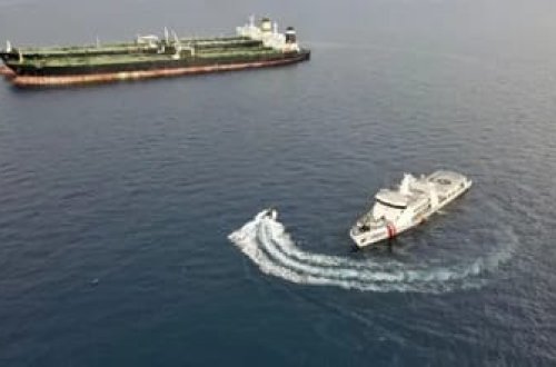 İndoneziya İran bayraqlı neft tankerini ələ keçirib