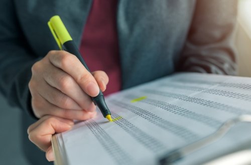 В Азербайджане приостановлено действие лицензий около 200 страховых посредников