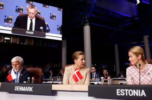 NATO liderləri sammitin ikinci sessiyasında iştirak ediblər