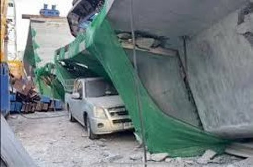 Taylandda magistral yol çöküb