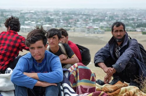 İran 18 minə yaxın qeyri-qanuni əfqan miqrantı deportasiya edib