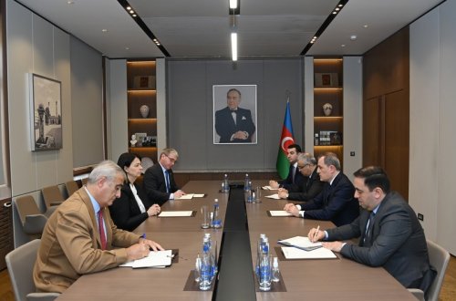 Джейхун Байрамов встретился с представителем МККК в Азербайджане