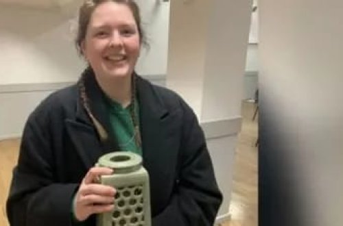 Tualet bəzəyi kimi istifadə edilən vaza tarixi əsər çıxdı