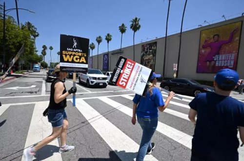 Hollivud aktyorları tətilə başlayıblar