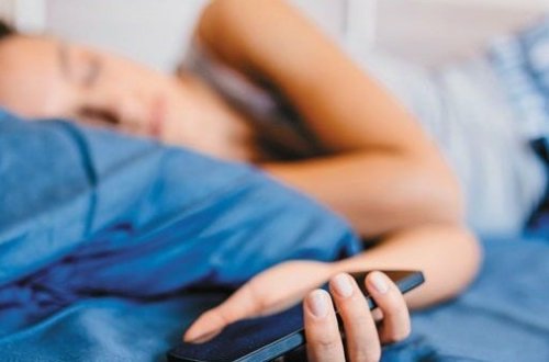 Azərbaycanda arvadından şübhələnən kişi çarpayının altına diktafon qoydu və ... - TƏFƏRRÜAT