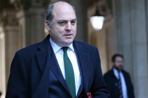 Böyük Britaniyanın müdafiə naziri istefa verməyə hazırlaşır - KİV