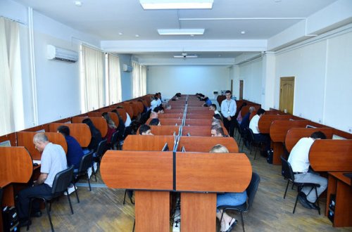 Hakimliyə namizədlərin test imtahanı keçirilib