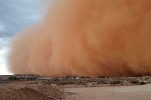 İranda qum fırtınası 1047 nəfəri xəstəxanalıq edib
