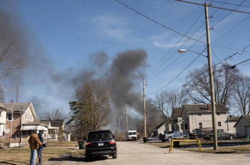 ABŞ-ın Pensilvaniya ştatında təhlükəli yük daşıyan qatar relsdən çıxıb