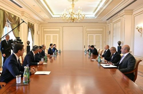 İlham Əliyev Özbəkistanın baş nazirini qəbul edib