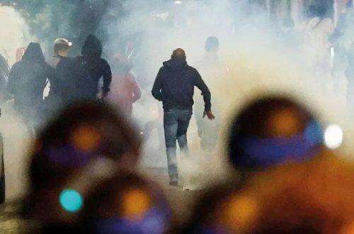 Fransada 742 nəfər həbsxanaya göndərilib