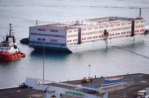 Böyük Britaniyada qaçqınlar üçün “üzən həbsxana