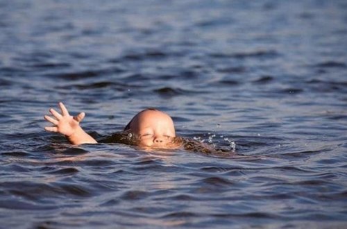 Astarada dənizdə batan uşağın meyiti tapılıb