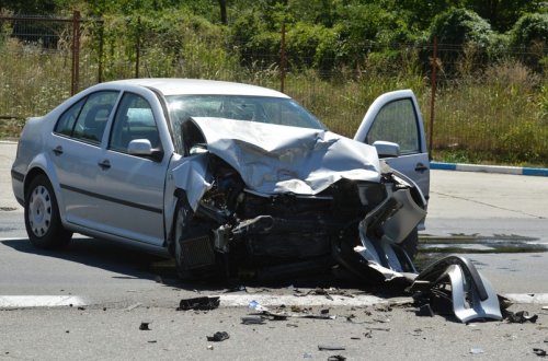 Qubada iki minik avtomobili toqquşub, bir nəfər ölüb, 3 nəfər xəsarət alıb