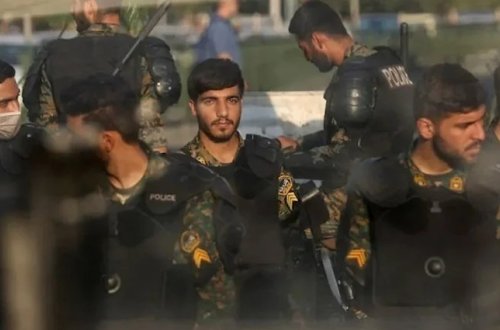 İranda 4 polis öldürüldü