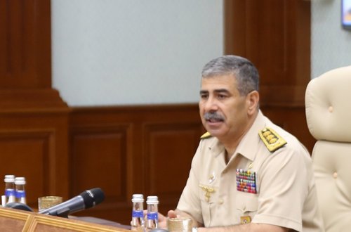 Министр обороны Азербайджана находится с визитом в Турции