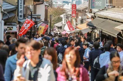 Yaponiyanın yerli əhalisi azalıb əcnəbilərin sayı artıb
