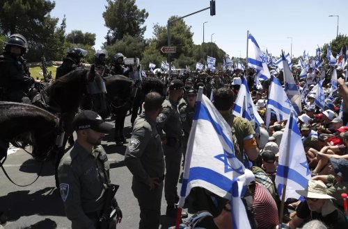 İsraildə 830 hərbçi məhkəmə islahatlarına etiraz etmək üçün istefa verib