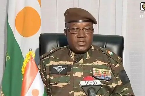 General Çiani keçid hökumətinin başçısı olub