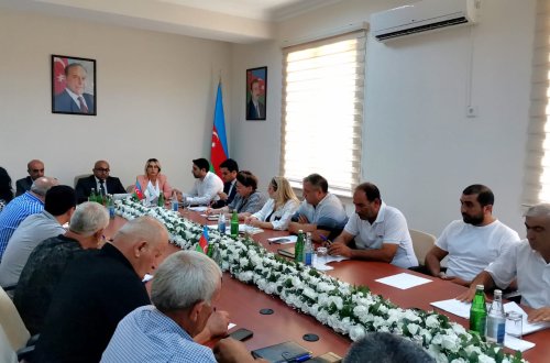 Bölgələrdə toxumçu fermerlərlə görüşlər keçirilir