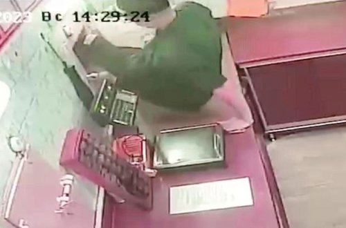 Rusiyada məhkum istintaq təcridxanasının qəbul pəncərəsindən qaçıb - VİDEO