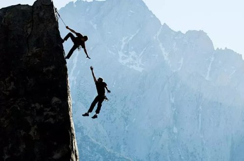 Qırğızıstanda Pobeda zirvəsinə qalxan 4 əcnəbi alpinistin axtarış-xilasetmə işləri davam edir