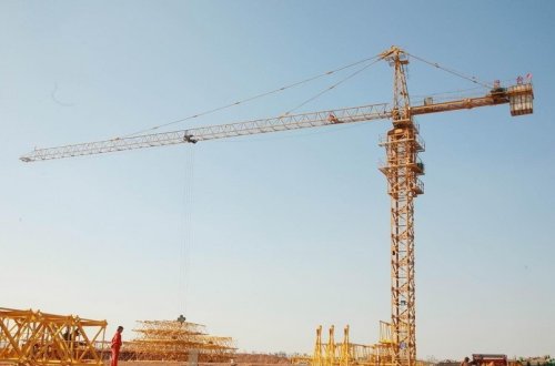 Hindistanda tikinti kranının aşması nəticəsində azı 17 nəfər ölüb