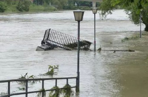 Çində qasırğa fəlakəti: 11 ÖLÜ