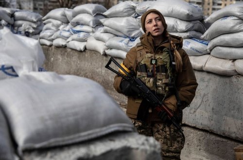 Ukrayna müharibəsində döyüşən qadınların sayı açıqlanıb