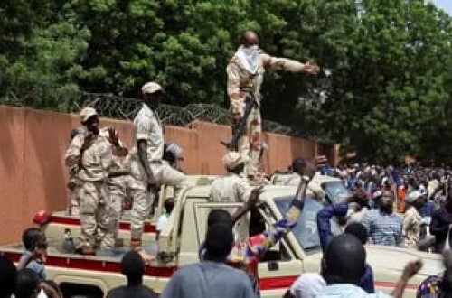 Nigeriya hərbi çevrilişdən sonra Nigerdə ​​elektrik enerjisini kəsib