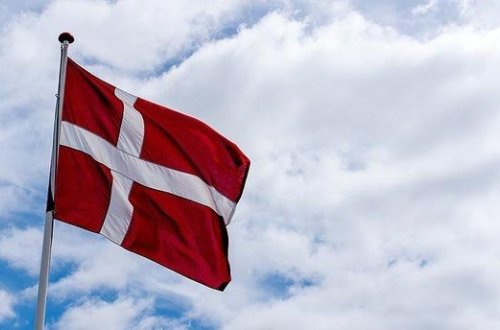 Türkiyə səfirliyinin qarşısında 