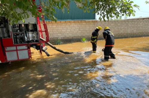 Bərdədə su basmış ərazilərdən suyun çəkilərək kənarlaşdırılması sona çatıb