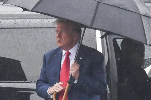 Hakim qarşısına çıxan Tramp ona qarşı irəli sürülən ittihamları rədd edib